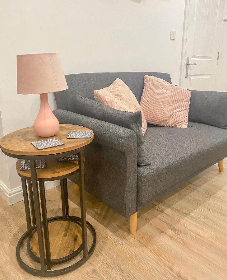 4C Gaia Lane Apartment Личфийлд Екстериор снимка
