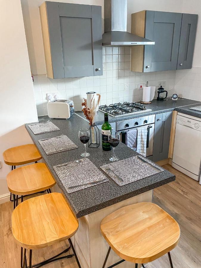 4C Gaia Lane Apartment Личфийлд Екстериор снимка