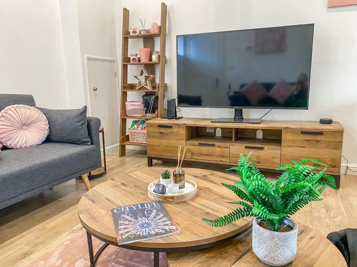4C Gaia Lane Apartment Личфийлд Екстериор снимка